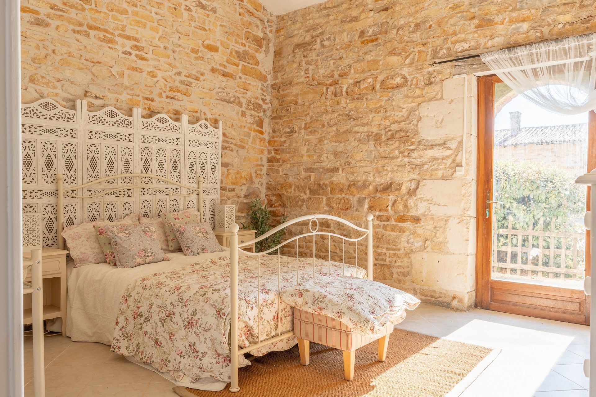 luxury house 9 Rooms for sale on MAIRE LEVESCAULT (79190)