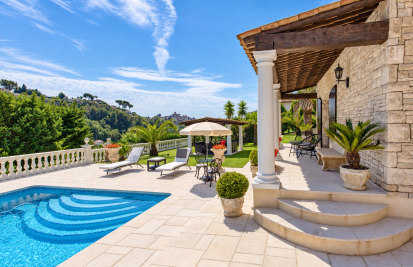 Sale Luxury villa Cagnes-sur-Mer 5&nbsp;Rooms 223&nbsp;m²
