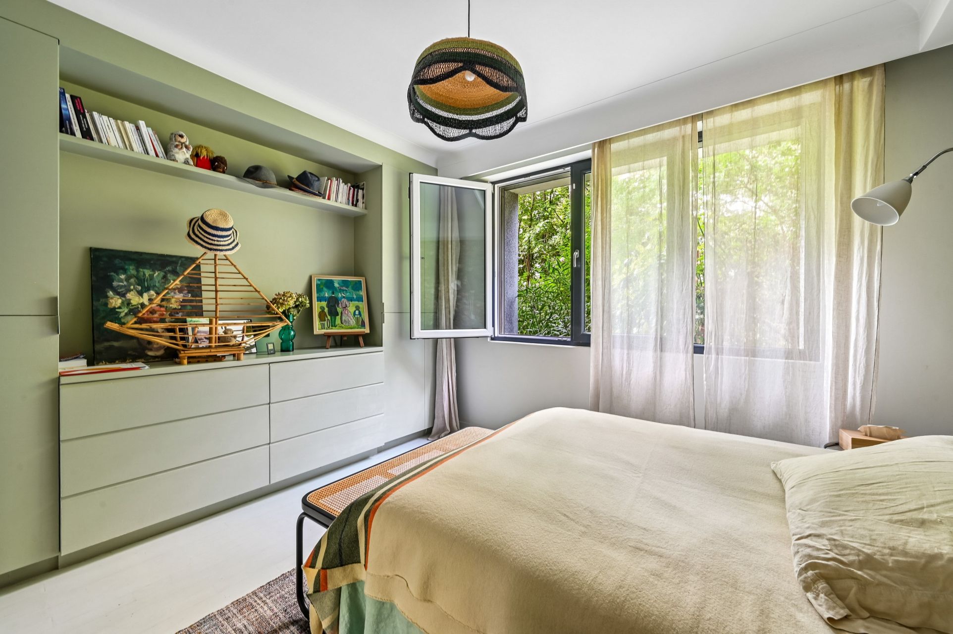 luxury apartment 4 Rooms for sale on PARIS (75016)