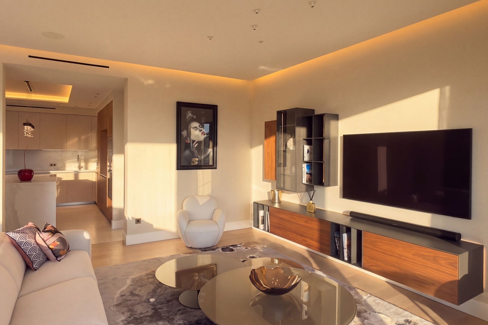 luxury apartment 4 Rooms for sale on CANNES (06400)