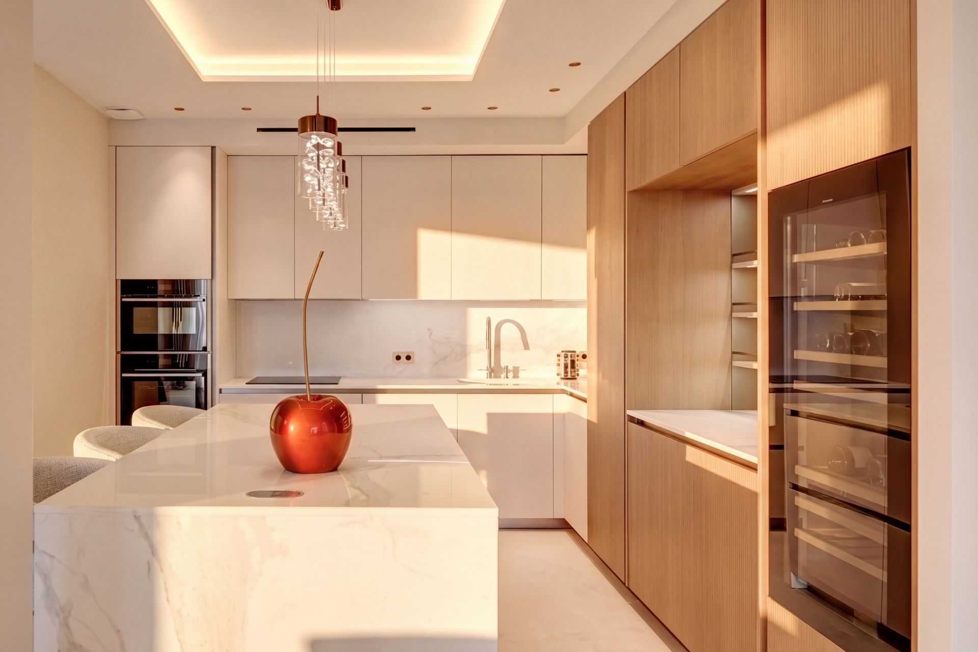 luxury apartment 4 Rooms for sale on CANNES (06400)