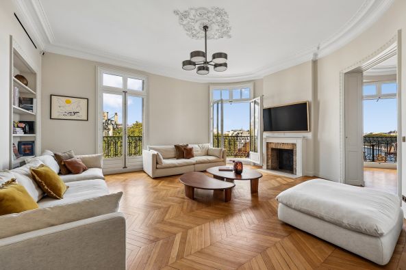 luxury apartment 5 Rooms for sale on PARIS (75016)