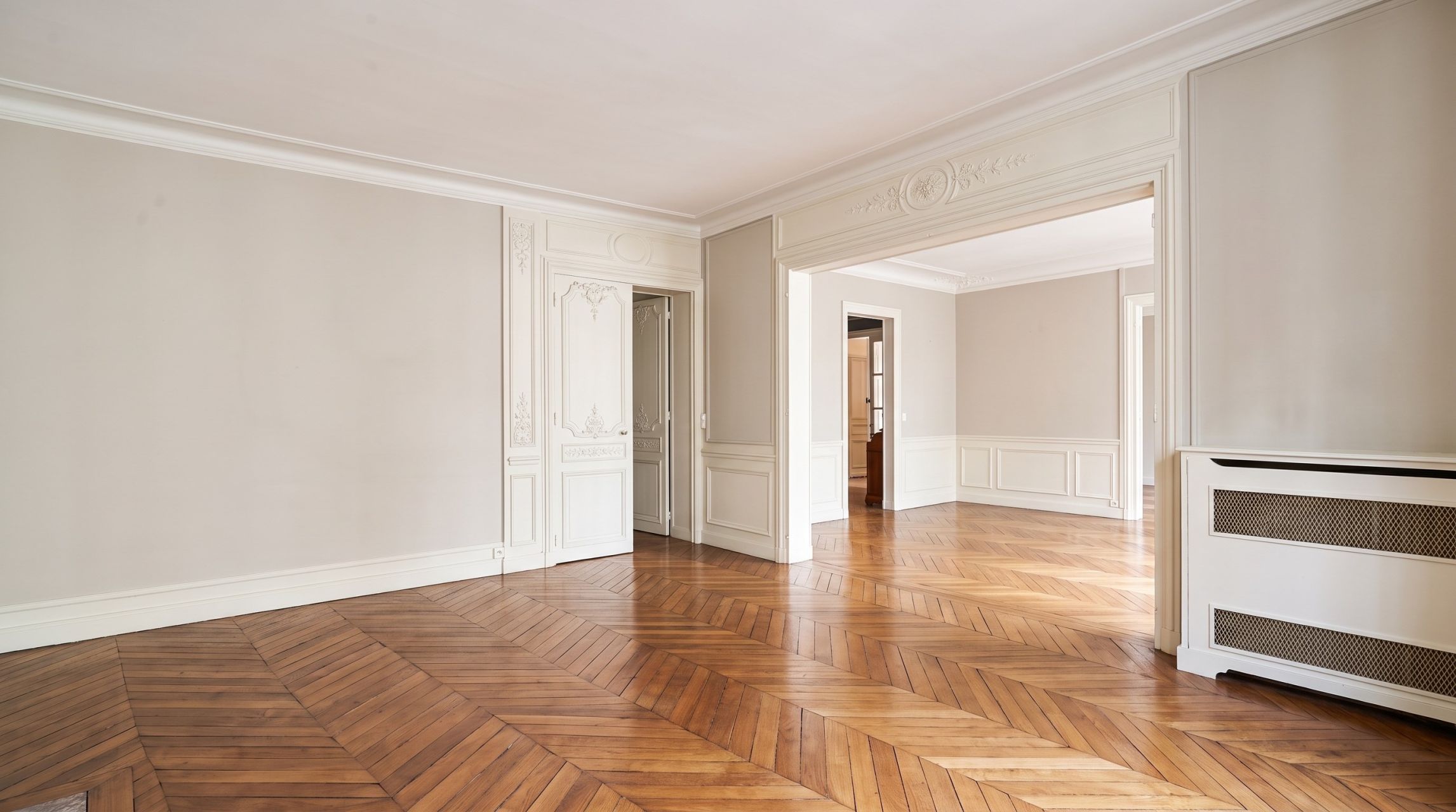 luxury apartment 8 Rooms for sale on PARIS (75116)