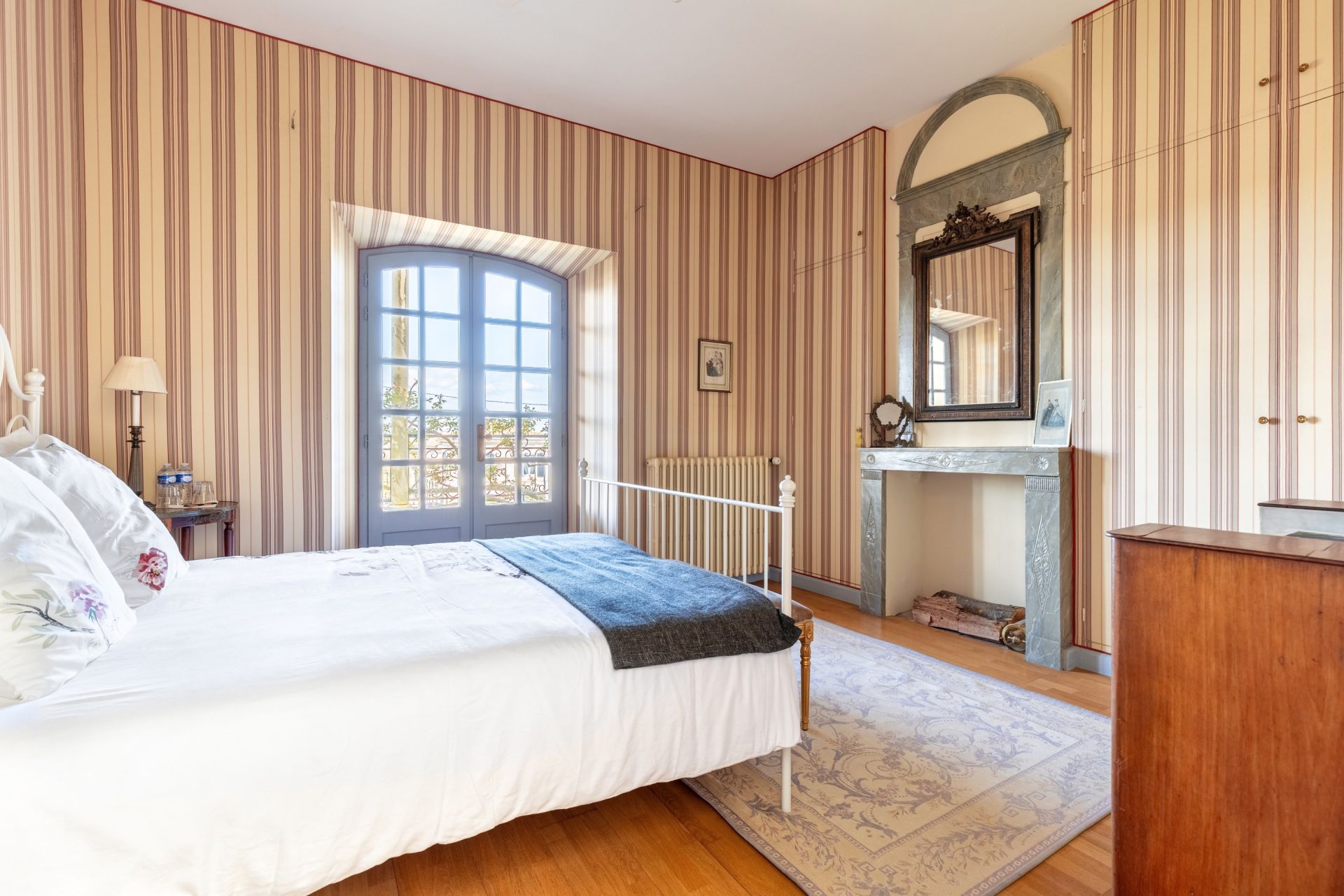wine estate 9 Rooms for sale on ST ESTEPHE (33180)