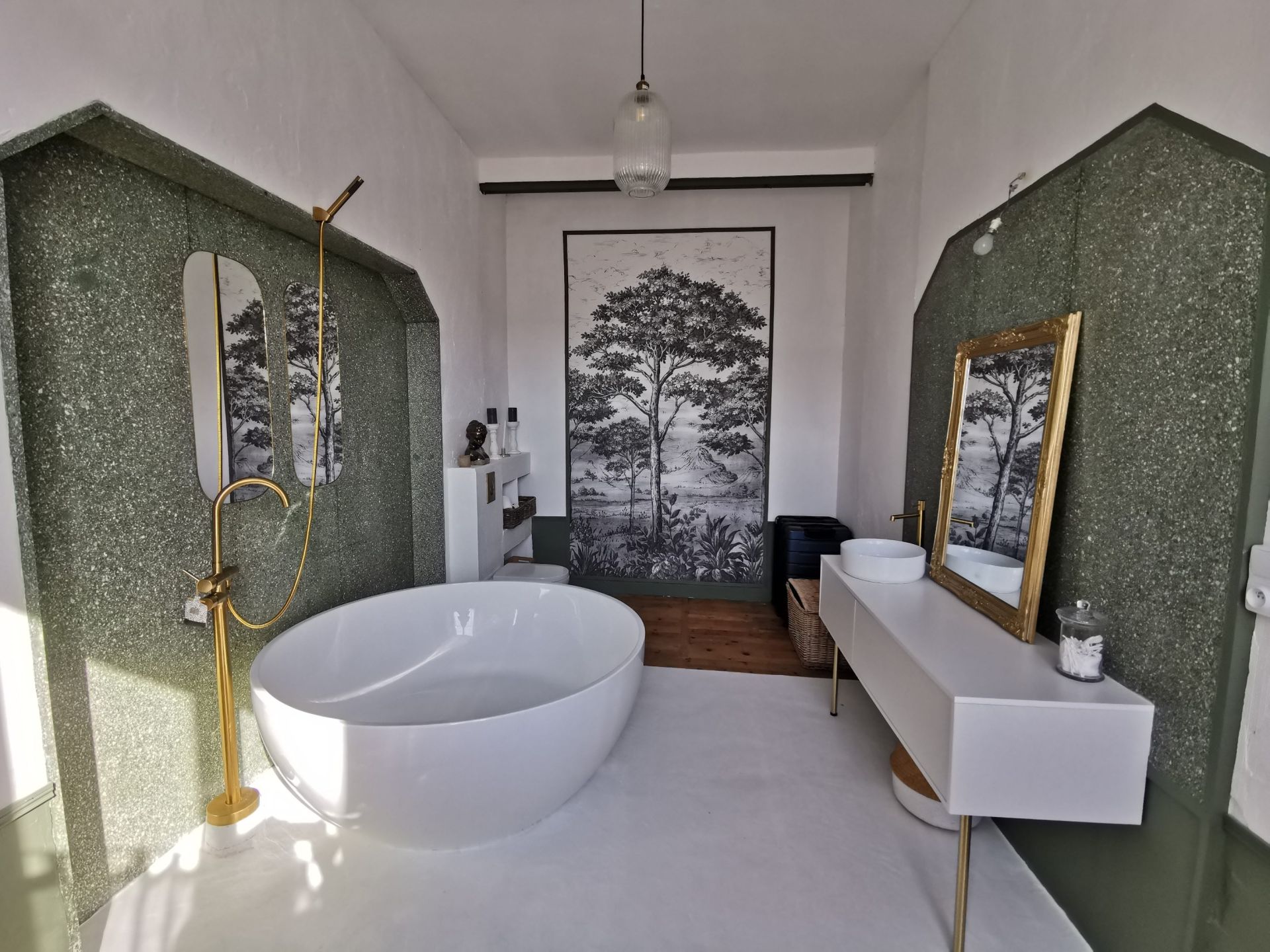 mansion 20 Rooms for sale on NANTES (44000)