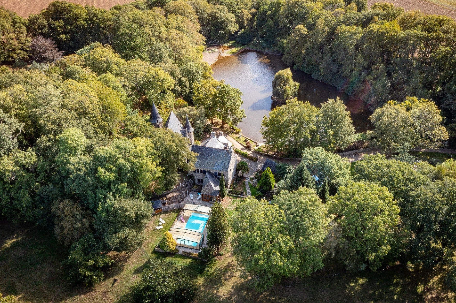 luxury house 15 Rooms for sale on QUESTEMBERT (56230)