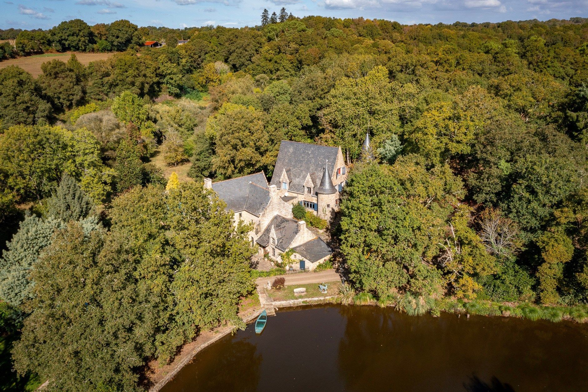 luxury house 15 Rooms for sale on QUESTEMBERT (56230)