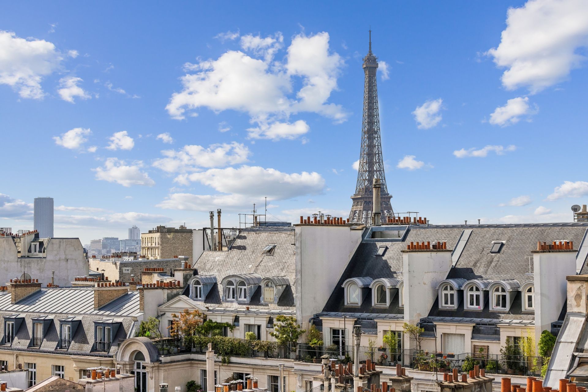 luxury apartment 5 Rooms for sale on PARIS (75016)