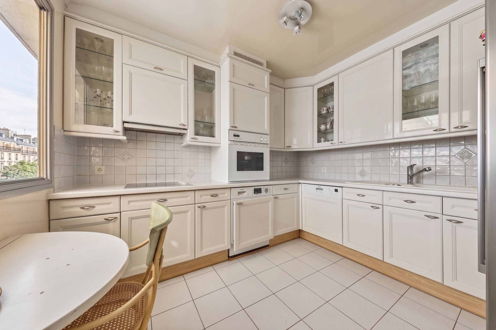 luxury apartment 5 Rooms for sale on PARIS (75016)