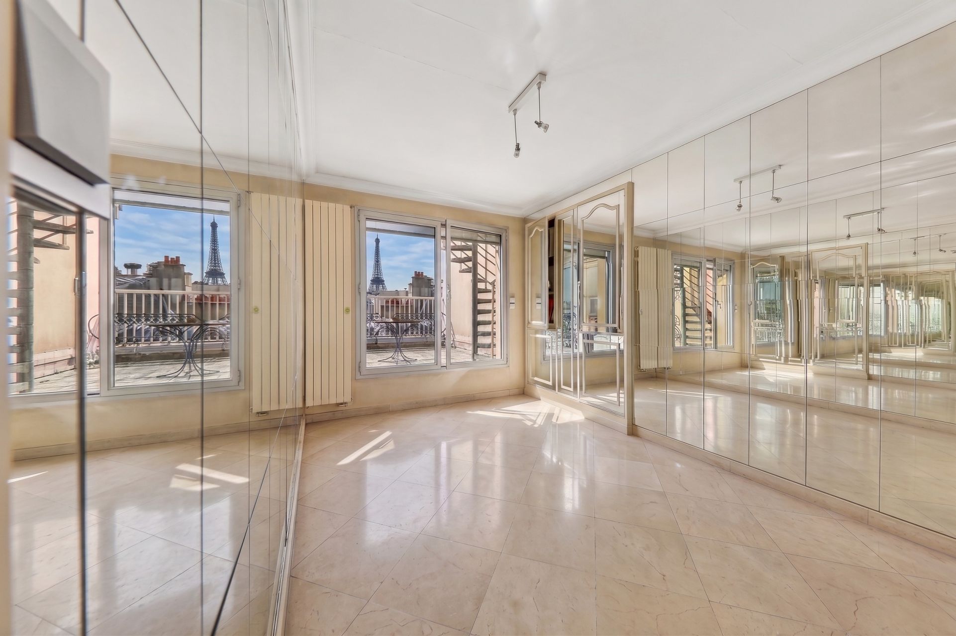 luxury apartment 5 Rooms for sale on PARIS (75016)
