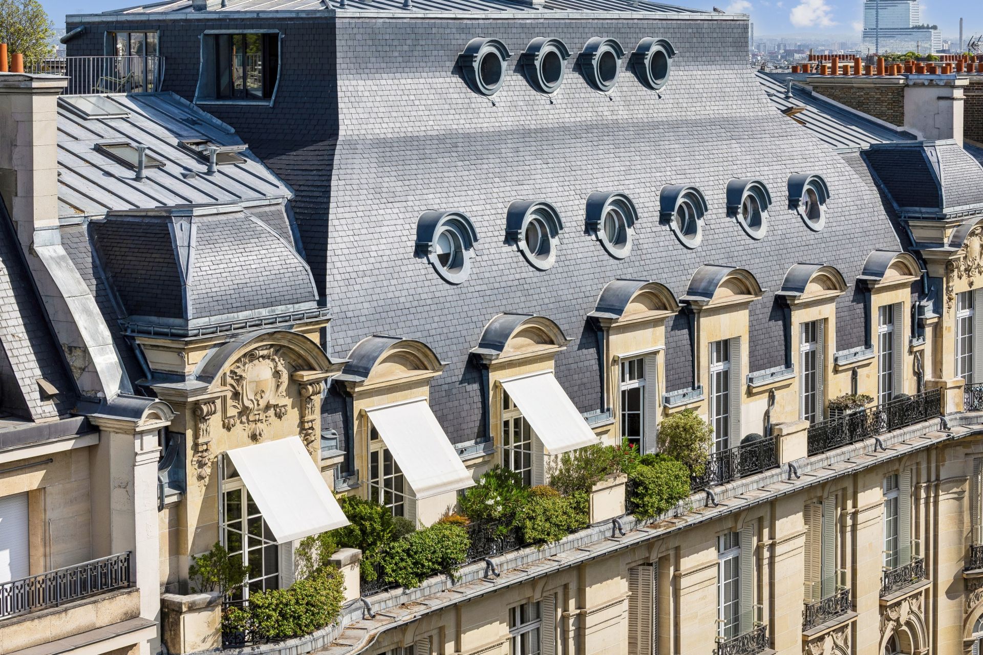 luxury apartment 5 Rooms for sale on PARIS (75016)