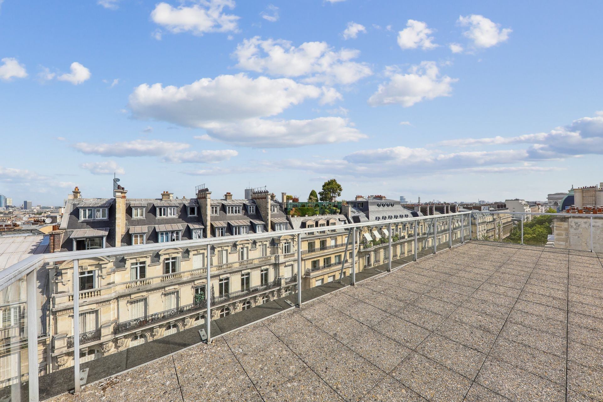 luxury apartment 5 Rooms for sale on PARIS (75016)