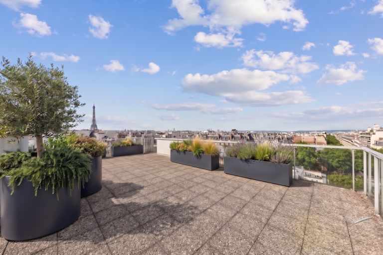 luxury apartment 5 Rooms for sale on PARIS (75016)