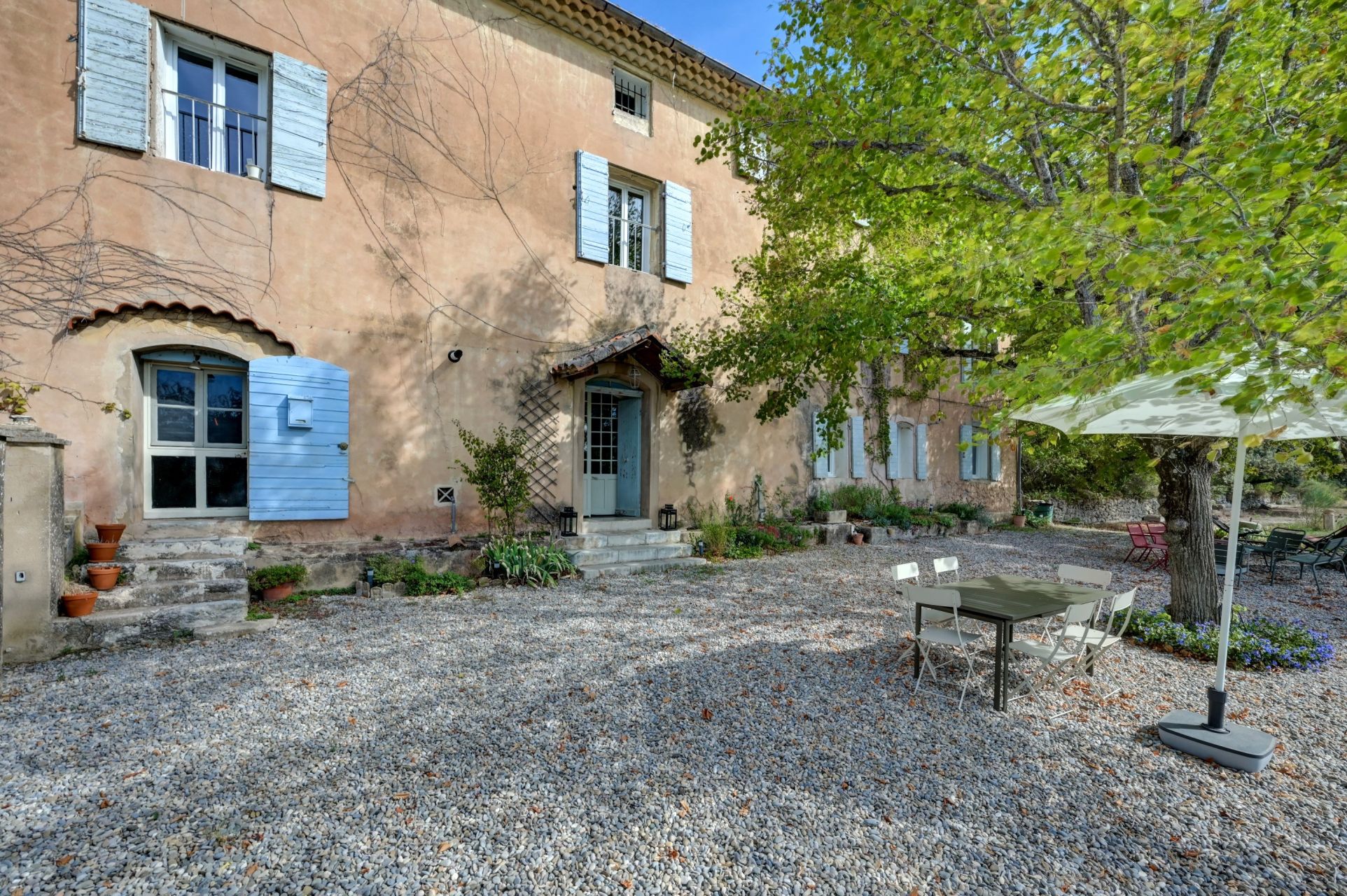luxury house 8 Rooms for rent on AIX EN PROVENCE (13100)