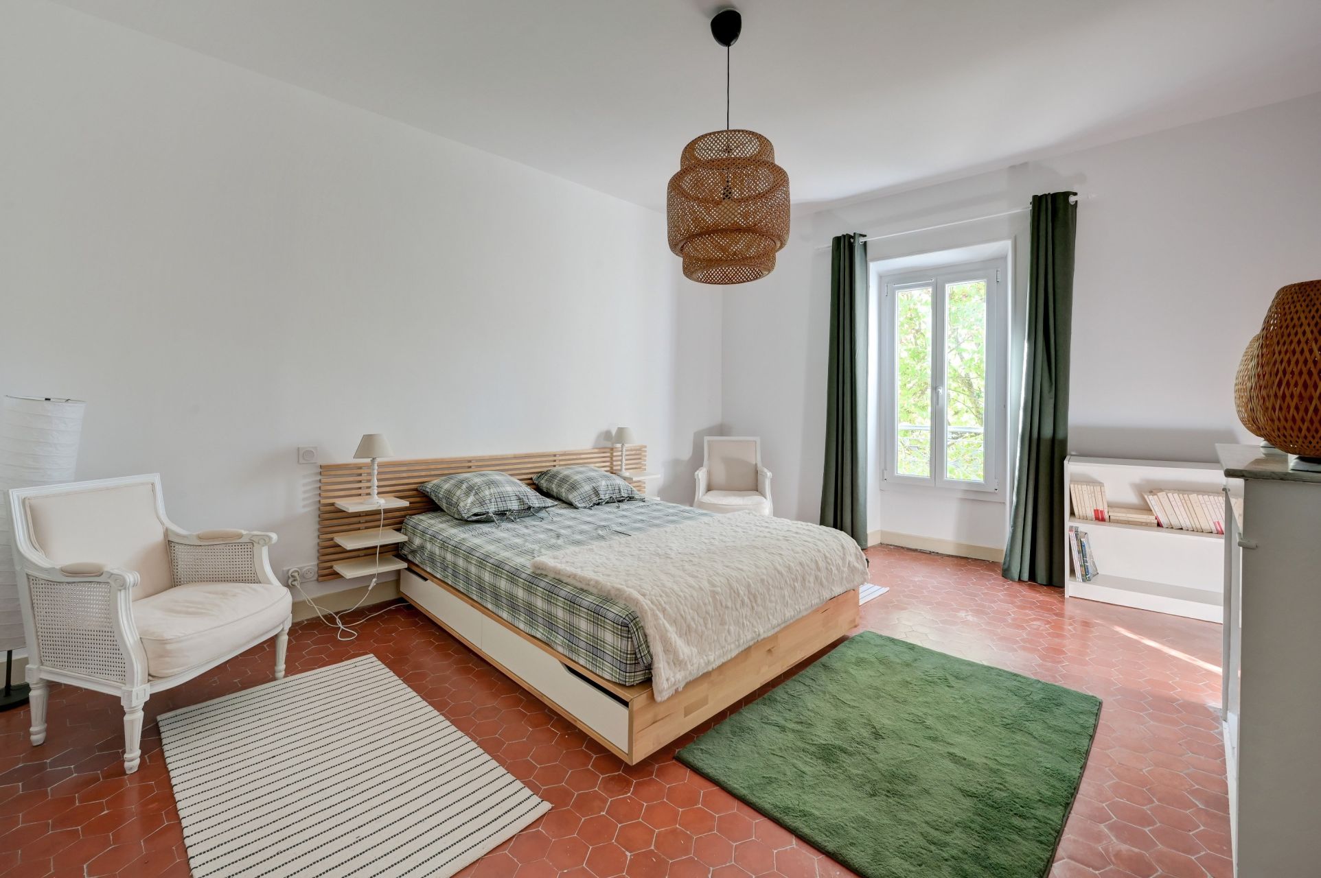 luxury house 8 Rooms for rent on AIX EN PROVENCE (13100)