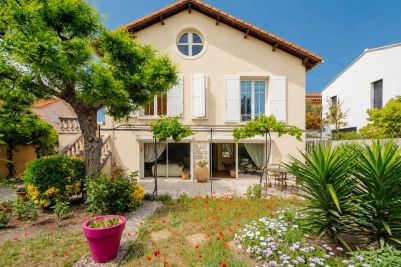 Sale Luxury house Marseille 8 5&nbsp;Rooms 212&nbsp;m²
