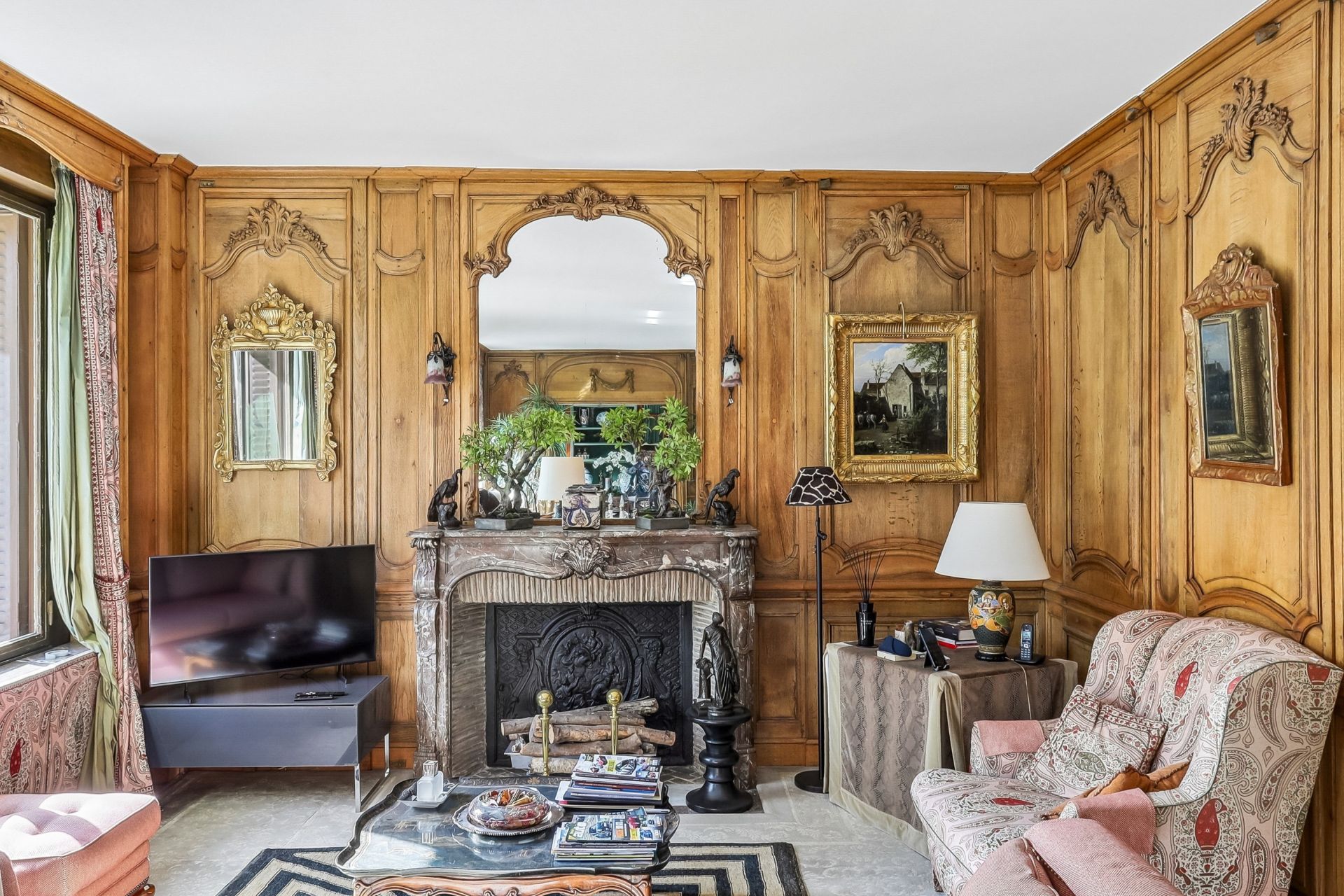luxury apartment 5 Rooms for sale on PARIS (75016)