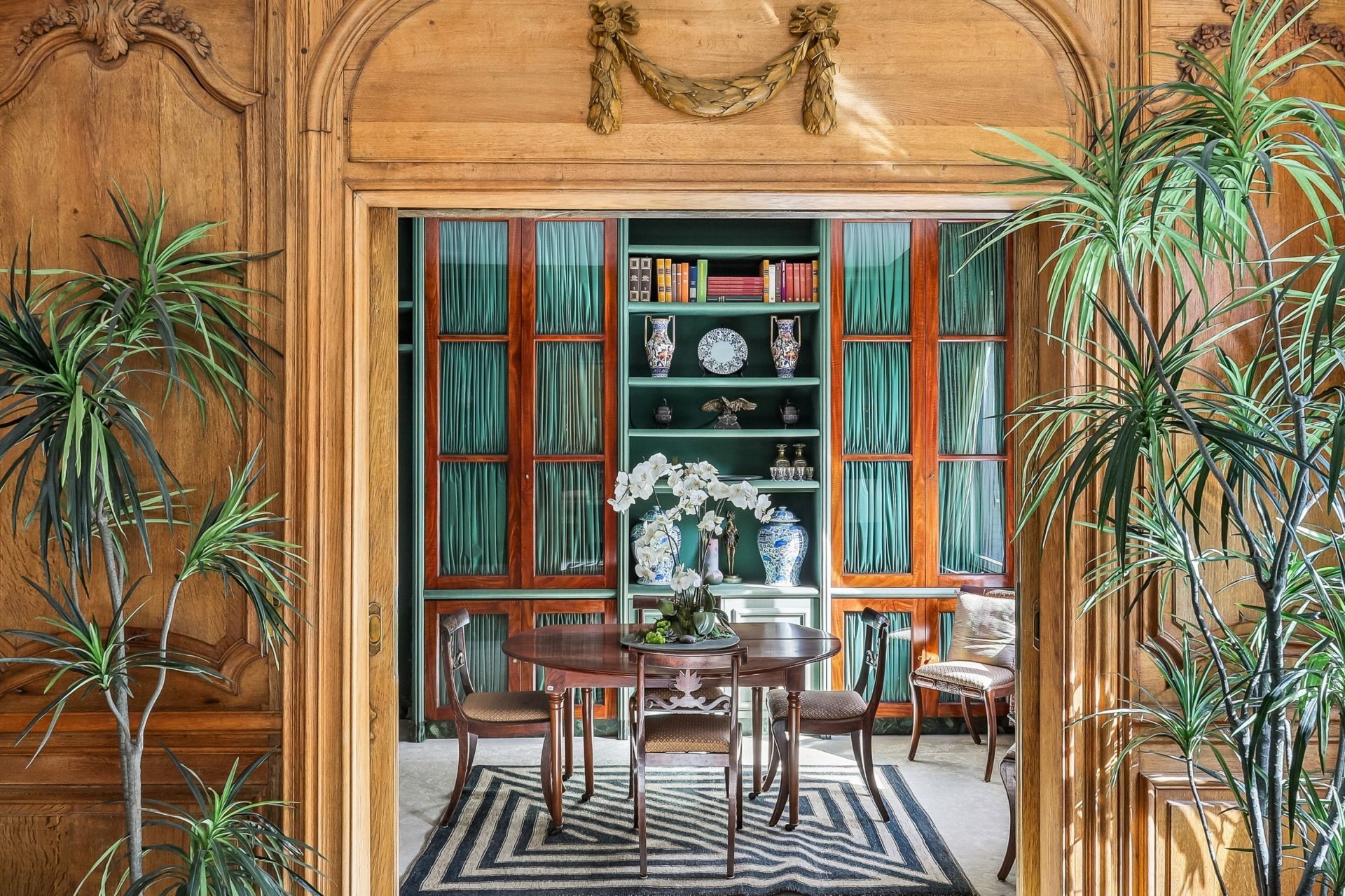 luxury apartment 5 Rooms for sale on PARIS (75016)
