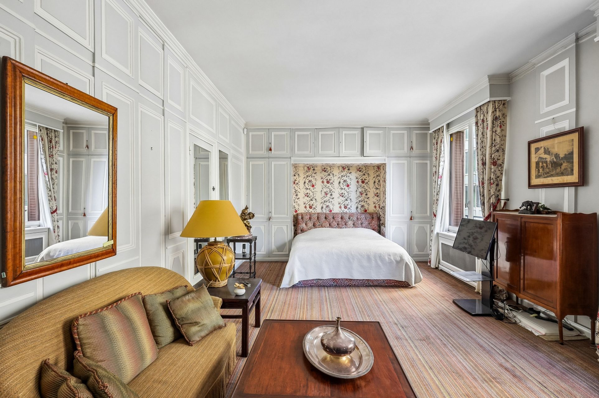 luxury apartment 5 Rooms for sale on PARIS (75016)