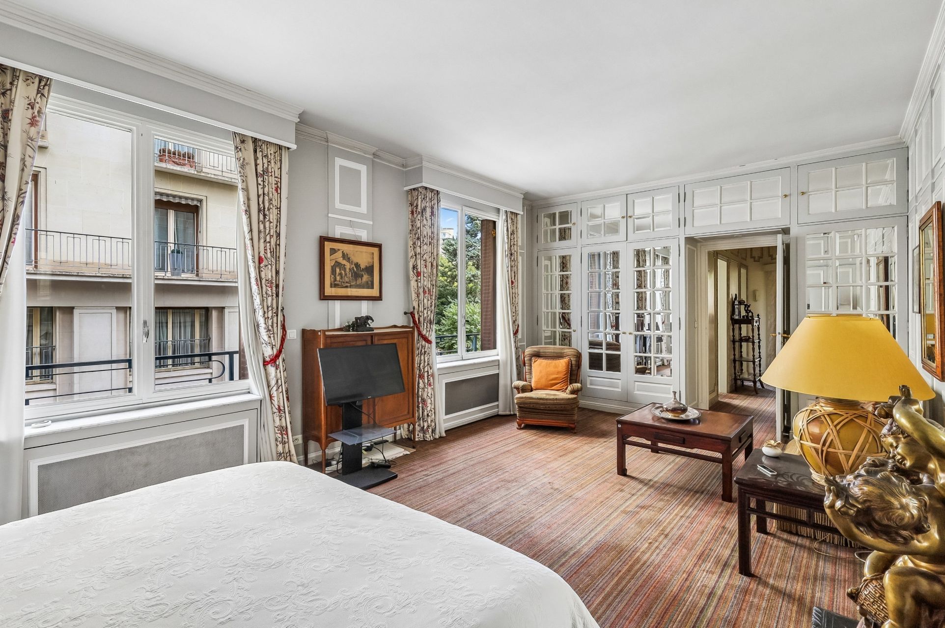 luxury apartment 5 Rooms for sale on PARIS (75016)