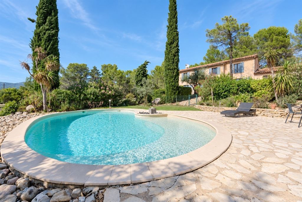 bastide 5 Rooms for sale on TOURRETTES (83440)