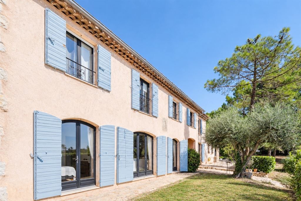 bastide 5 Rooms for sale on TOURRETTES (83440)