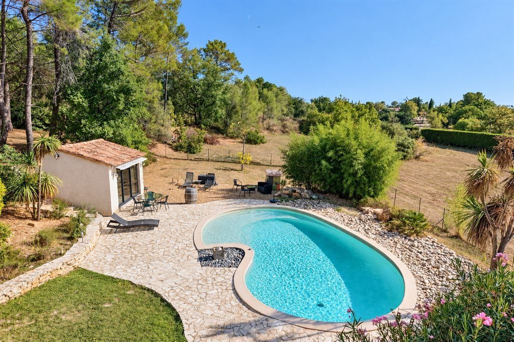 bastide 5 Rooms for sale on TOURRETTES (83440)