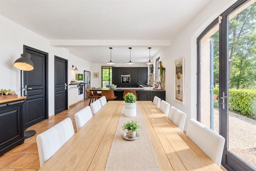 bastide 5 Rooms for sale on TOURRETTES (83440)