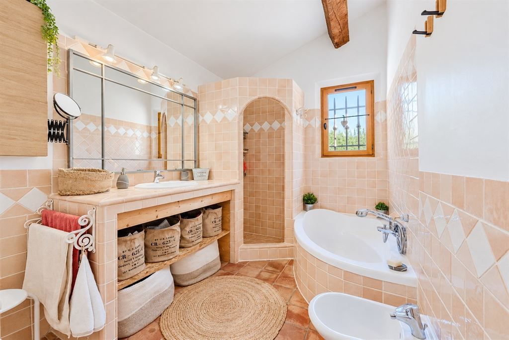 bastide 5 Rooms for sale on TOURRETTES (83440)