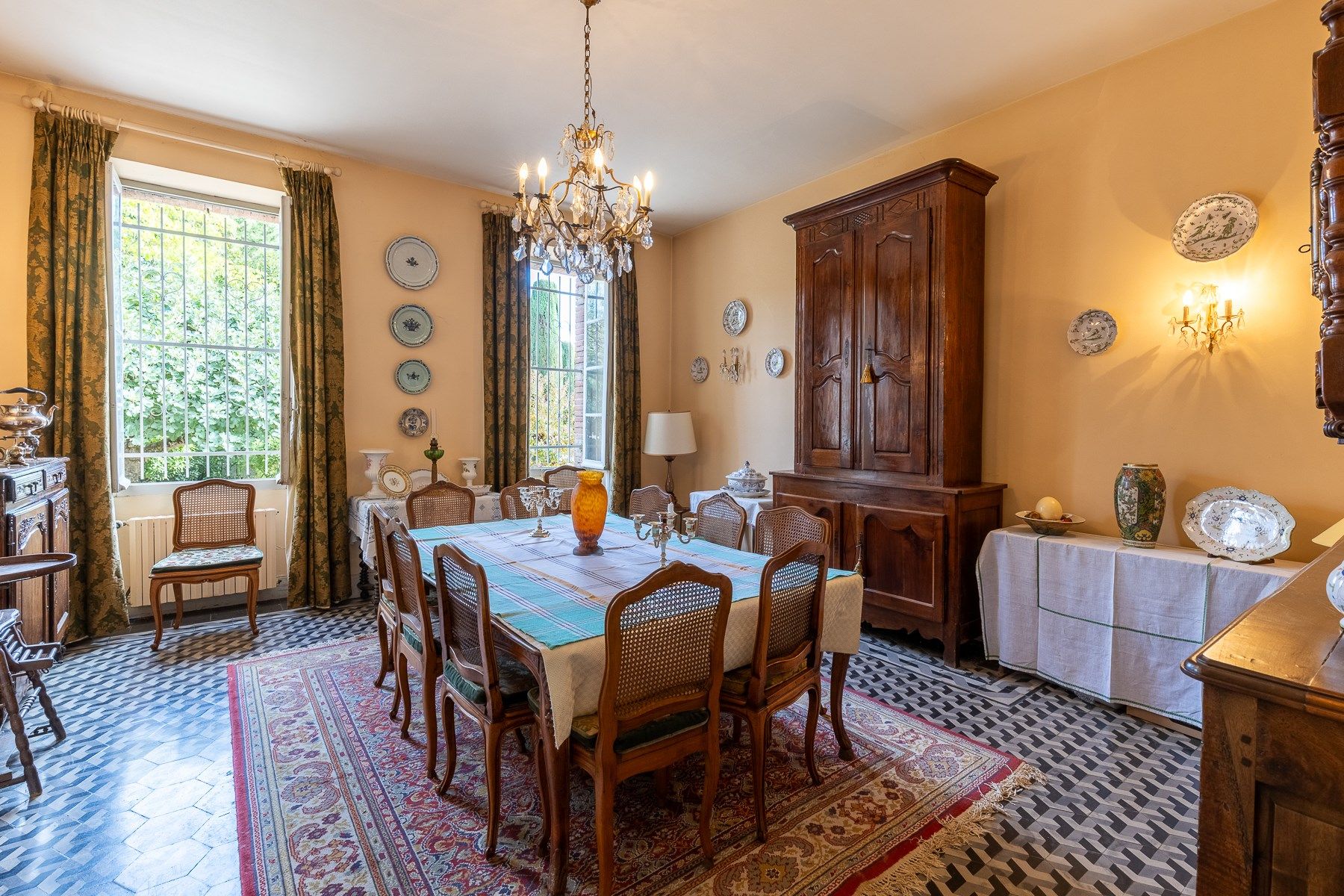 luxury house 18 Rooms for sale on RABASTENS (81800)