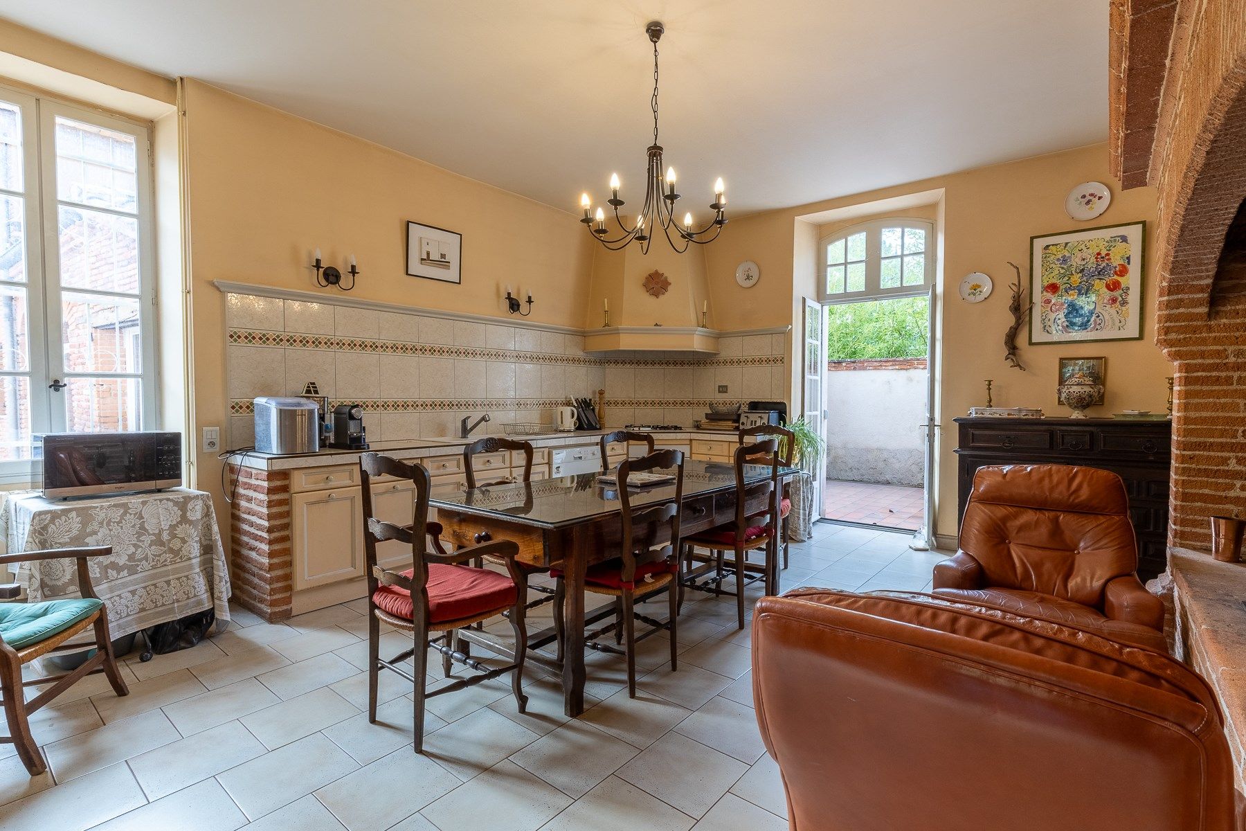 luxury house 18 Rooms for sale on RABASTENS (81800)