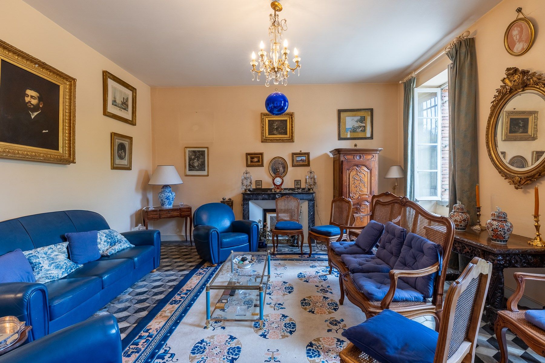 luxury house 18 Rooms for sale on RABASTENS (81800)