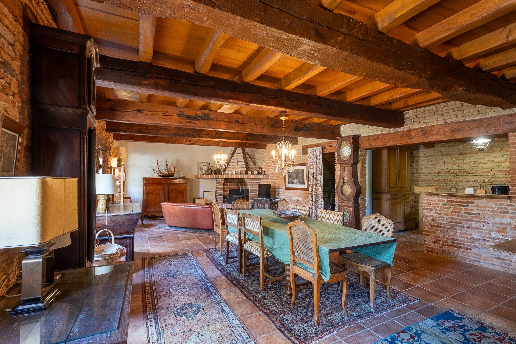 luxury house 18 Rooms for sale on RABASTENS (81800)