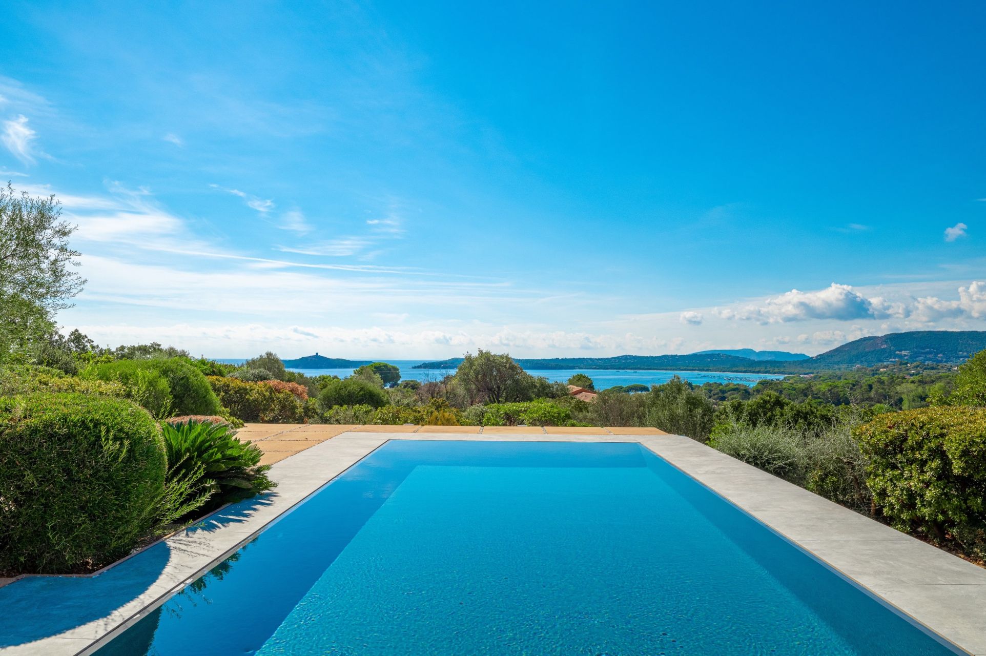 luxury villa 7 Rooms for sale on ZONZA (20124)