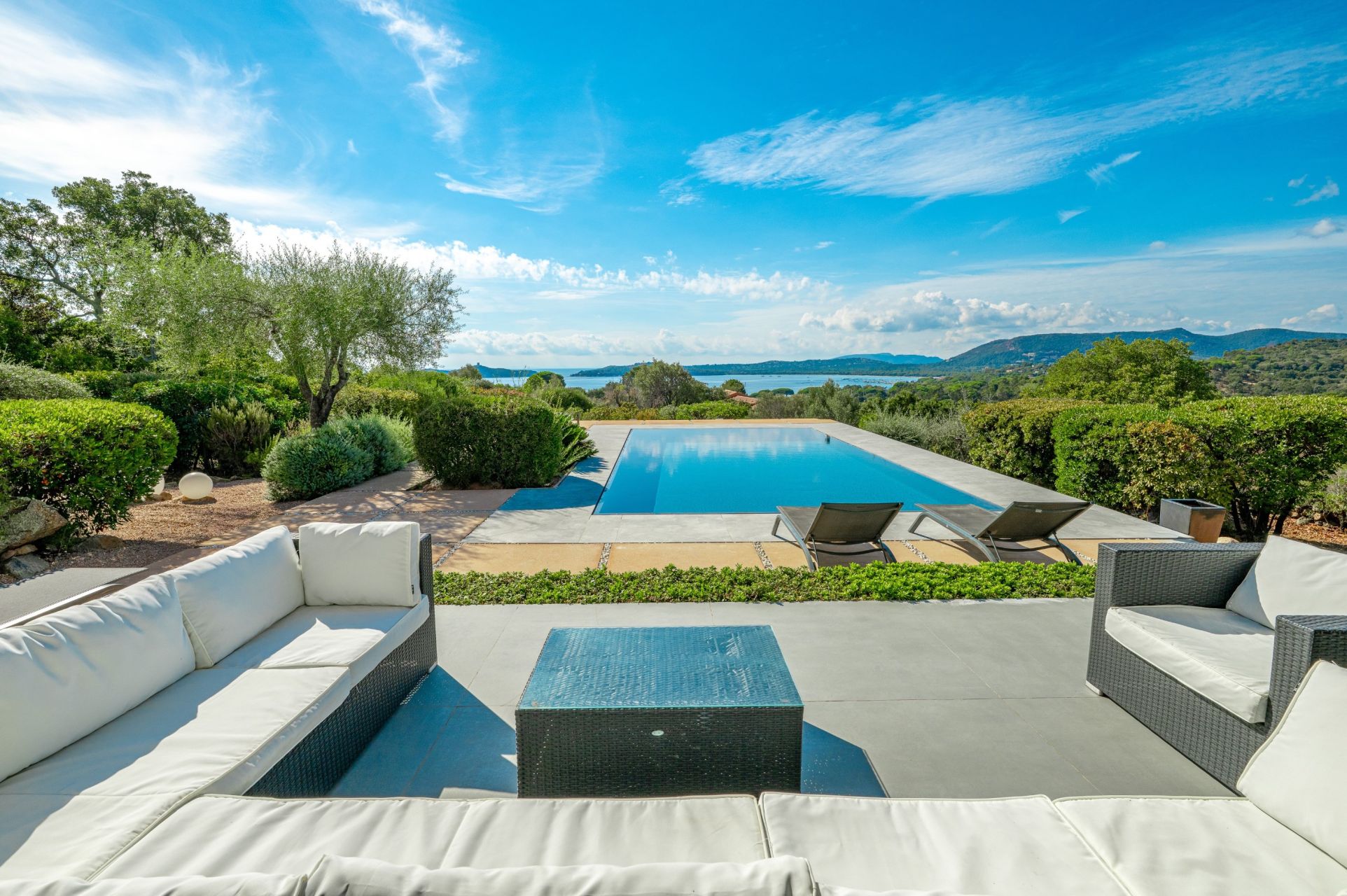 luxury villa 7 Rooms for sale on ZONZA (20124)