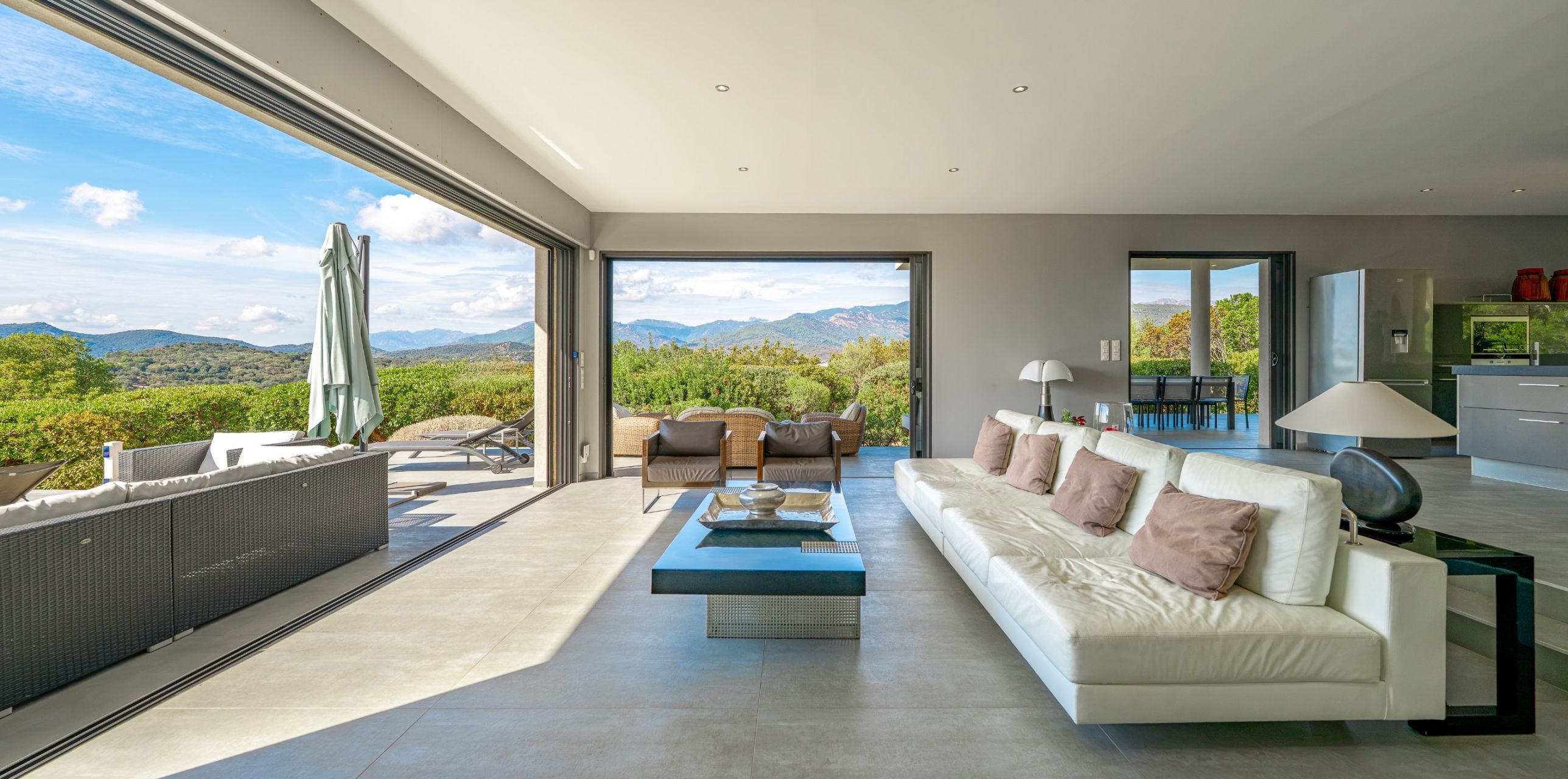 luxury villa 7 Rooms for sale on ZONZA (20124)