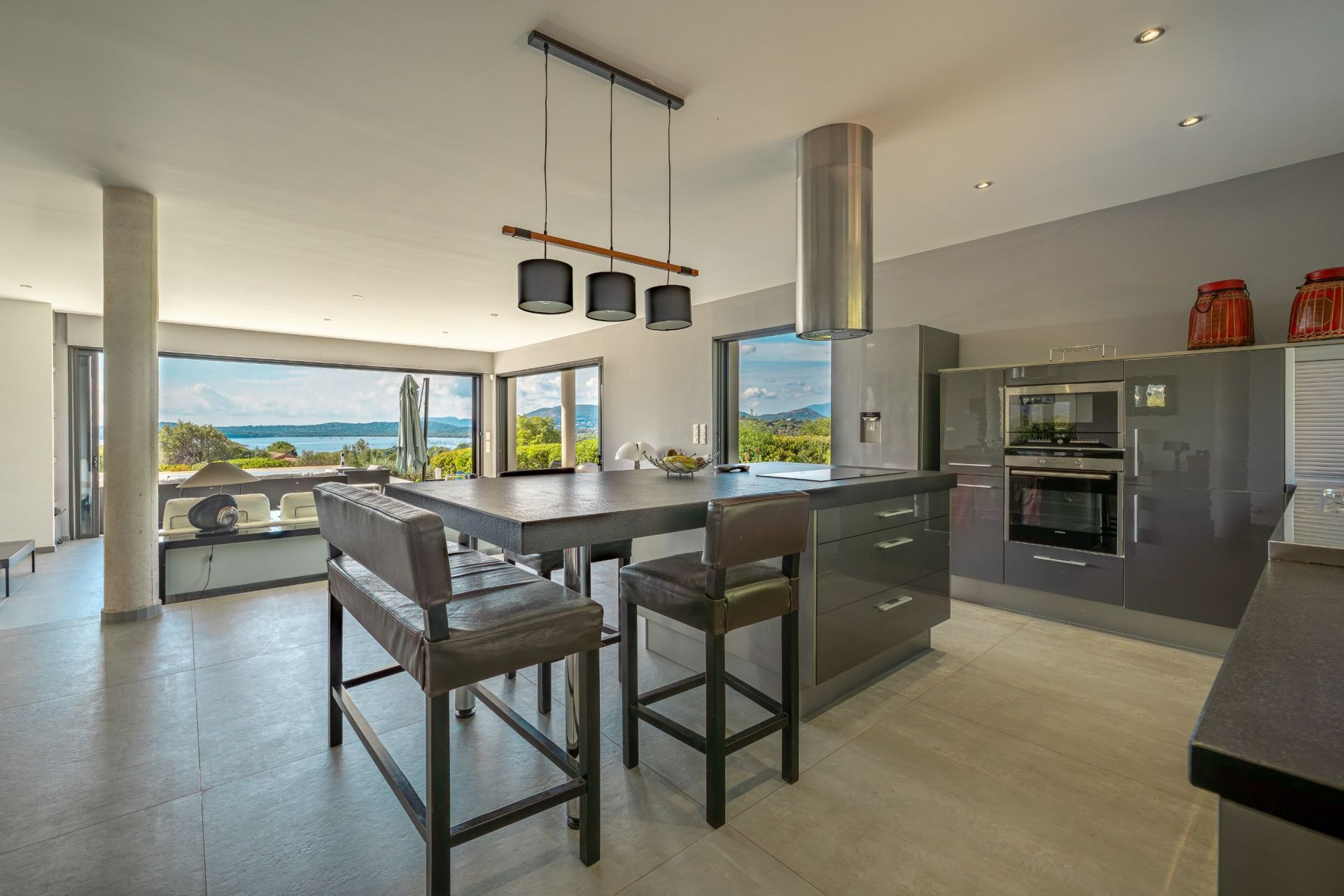luxury villa 7 Rooms for sale on ZONZA (20124)