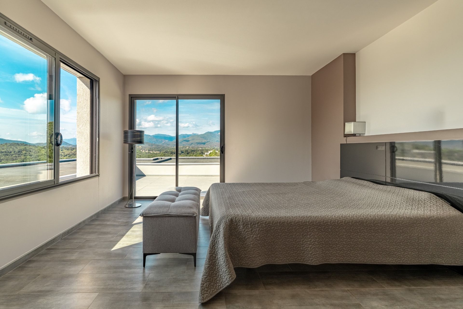 luxury villa 7 Rooms for sale on ZONZA (20124)