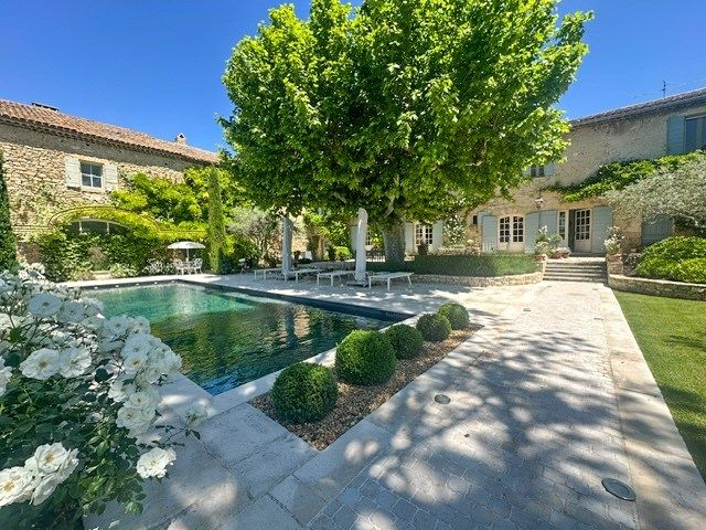 maison de luxe 9 Pièces en vente sur LAGNES (84800)