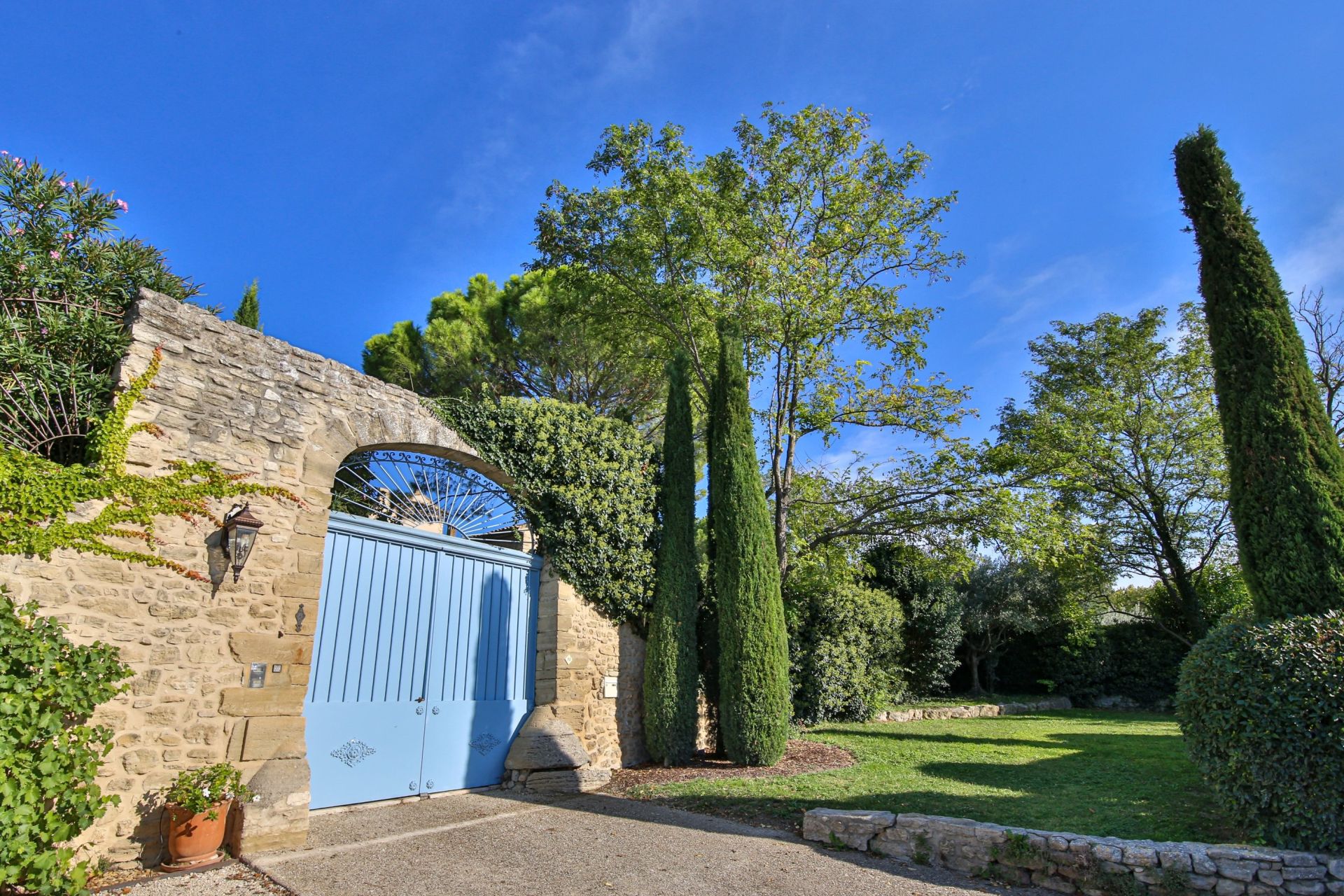 maison de luxe 9 Pièces en vente sur LAGNES (84800)