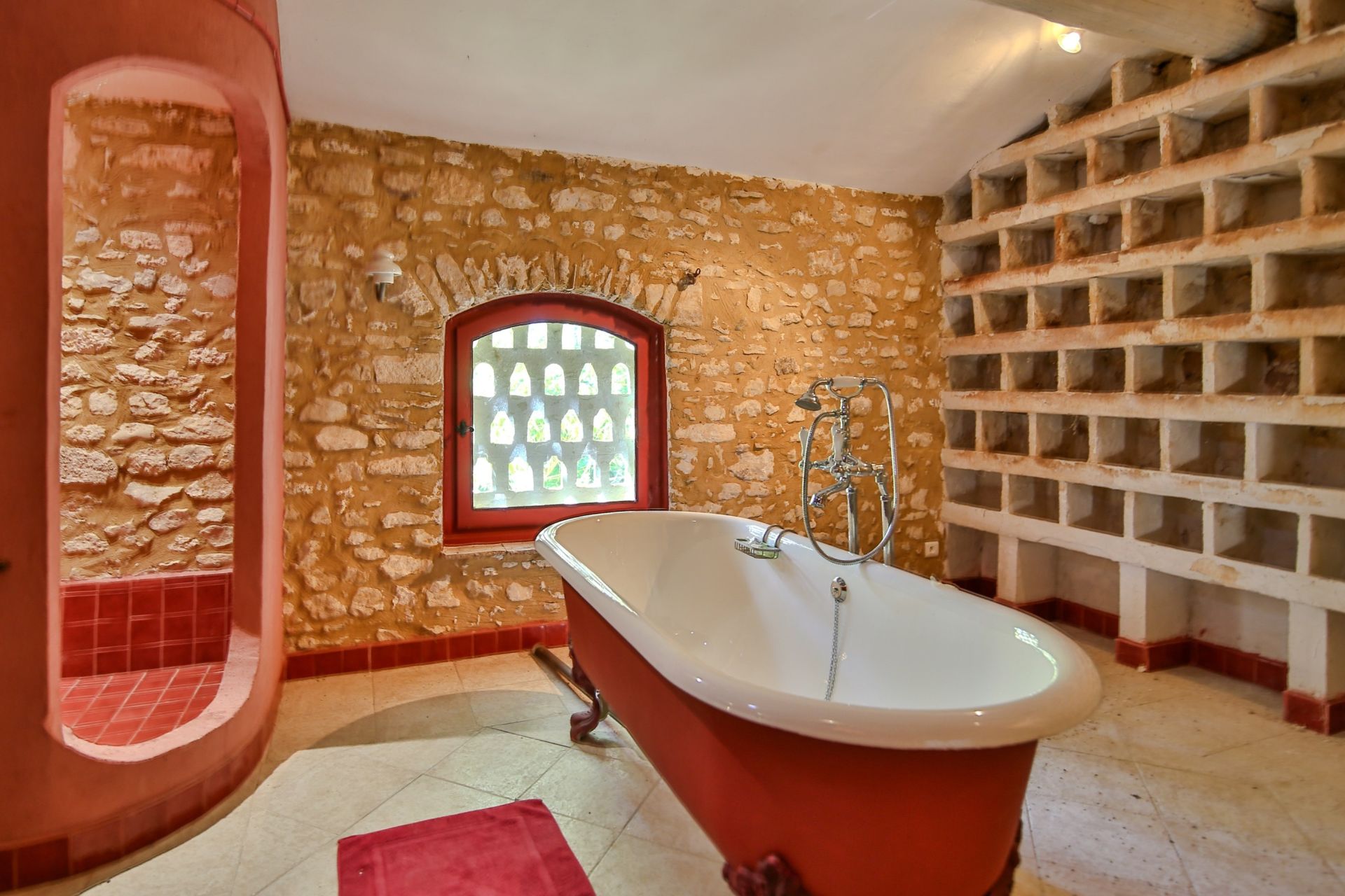luxury house 15 Rooms for sale on JOUCAS (84220)