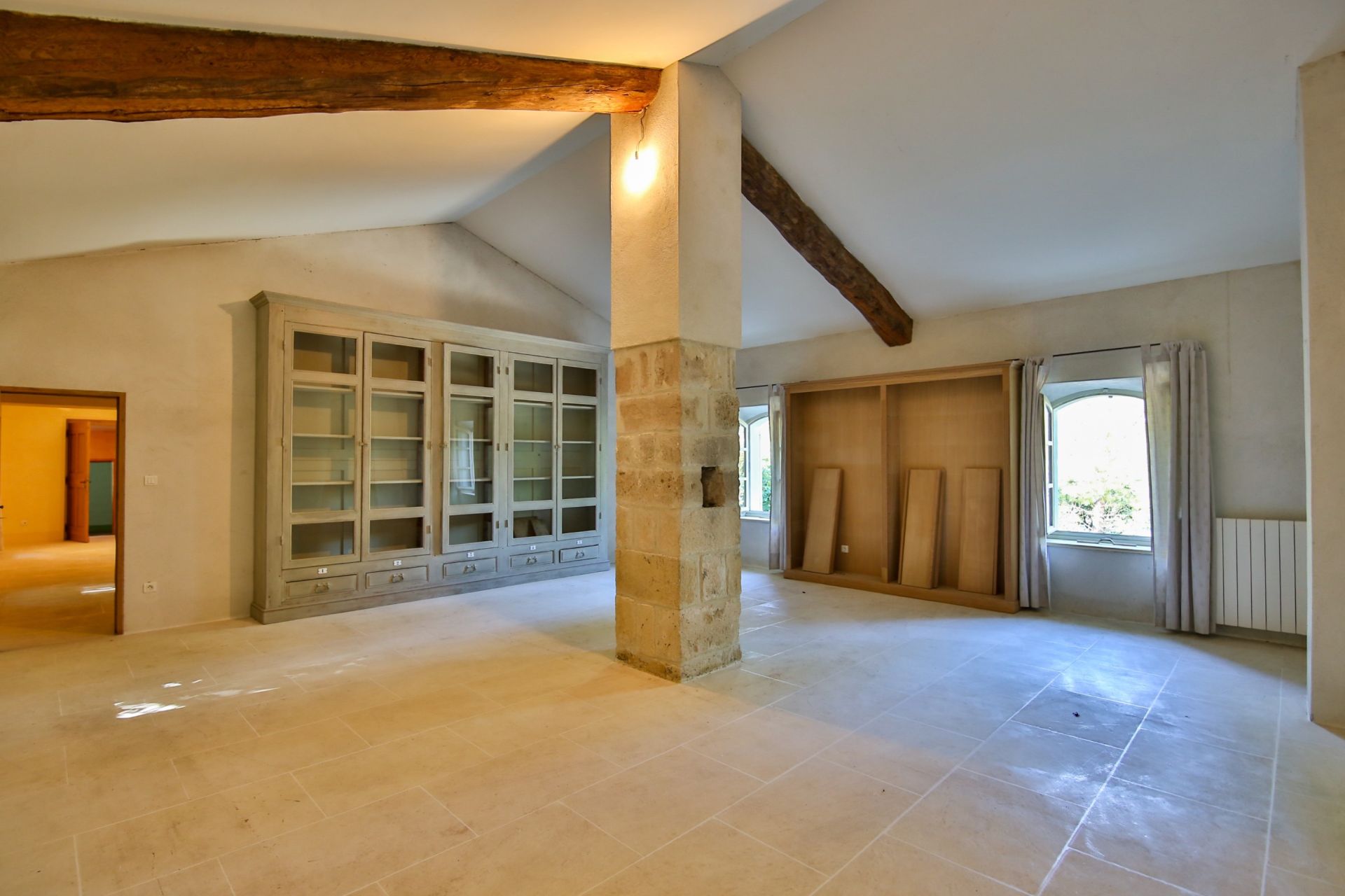 luxury house 15 Rooms for sale on JOUCAS (84220)