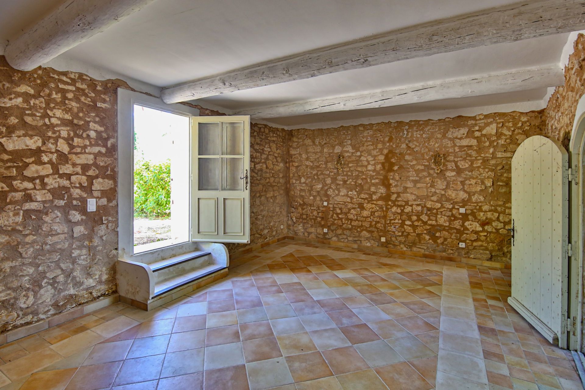 luxury house 15 Rooms for sale on JOUCAS (84220)