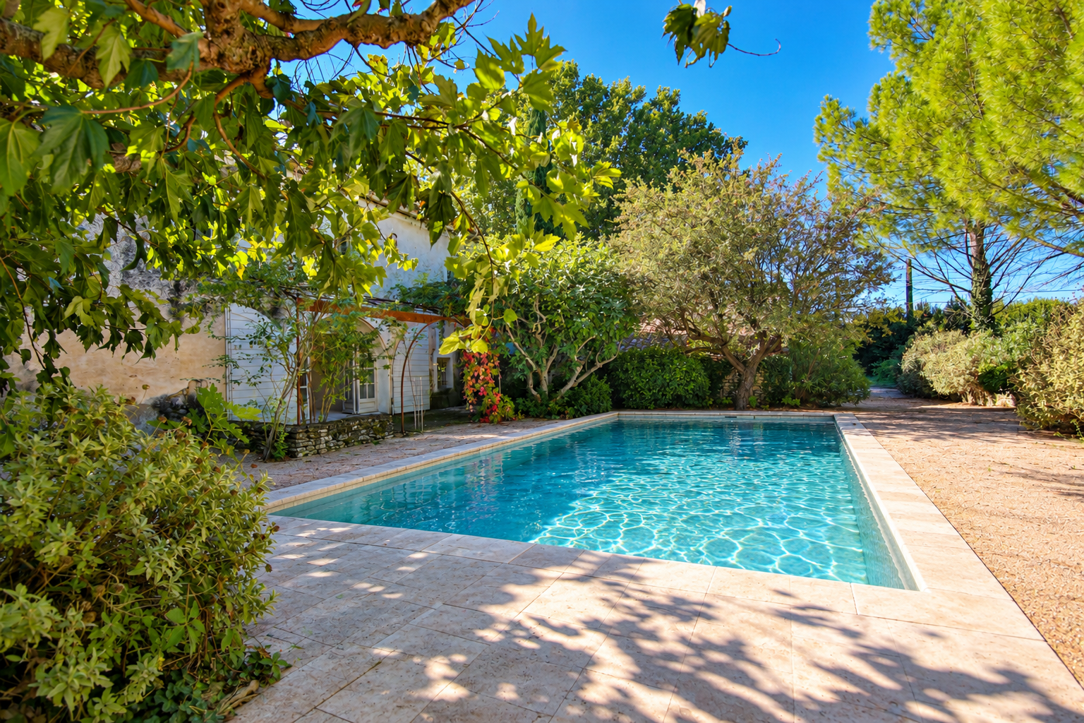 luxury house 15 Rooms for sale on JOUCAS (84220)