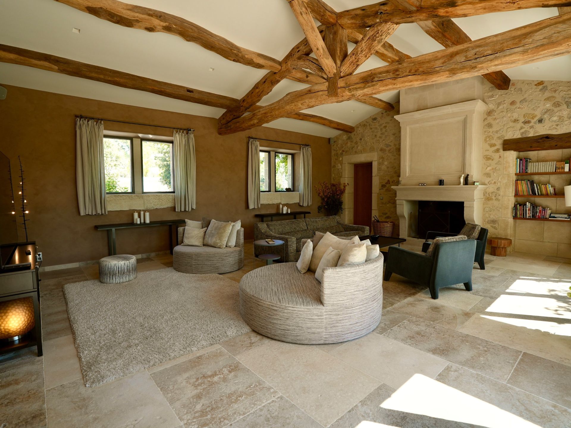 maison de luxe 10 Pièces en location saisonnière sur EYGALIERES (13810)