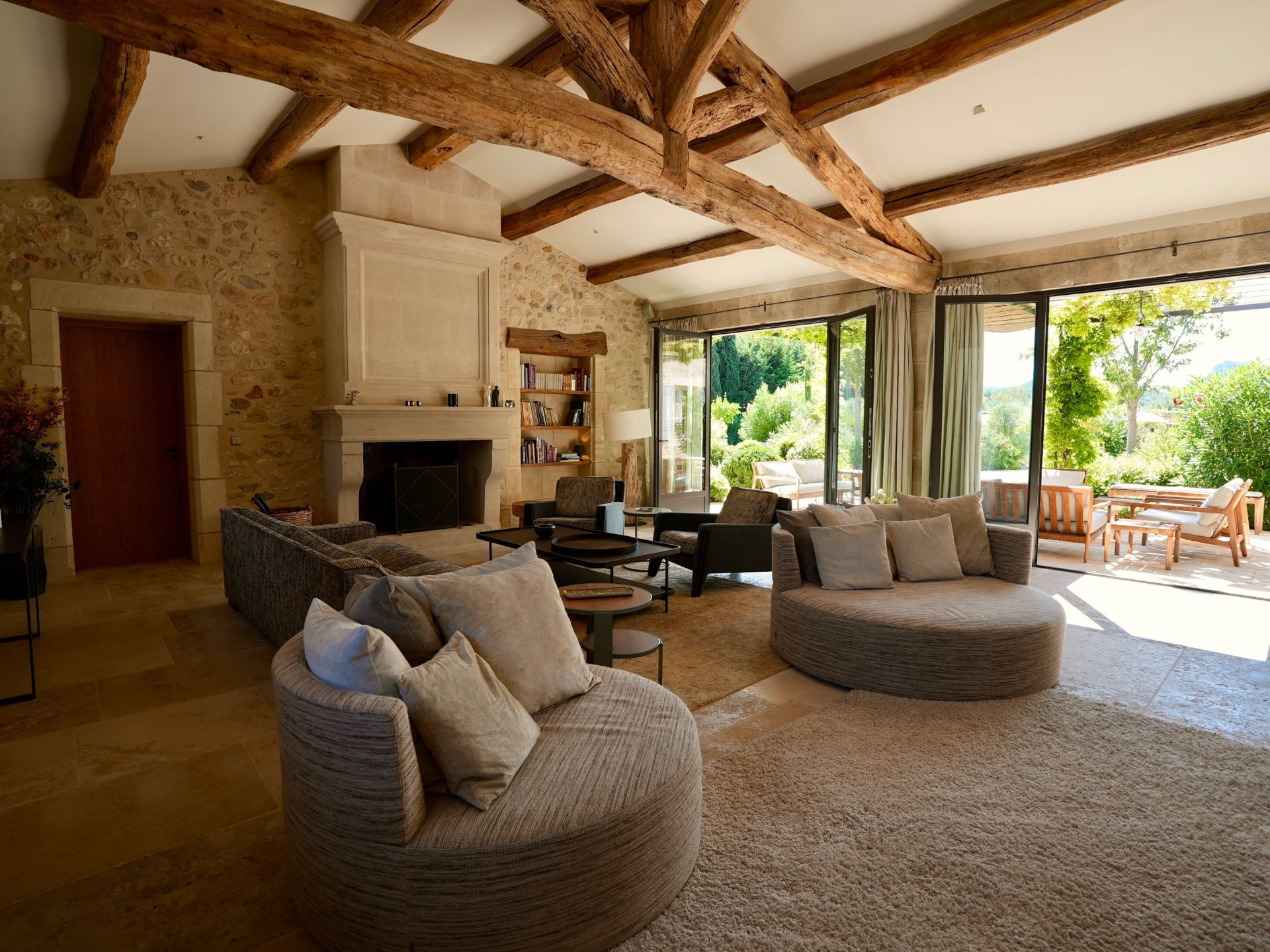 maison de luxe 10 Pièces en location saisonnière sur EYGALIERES (13810)