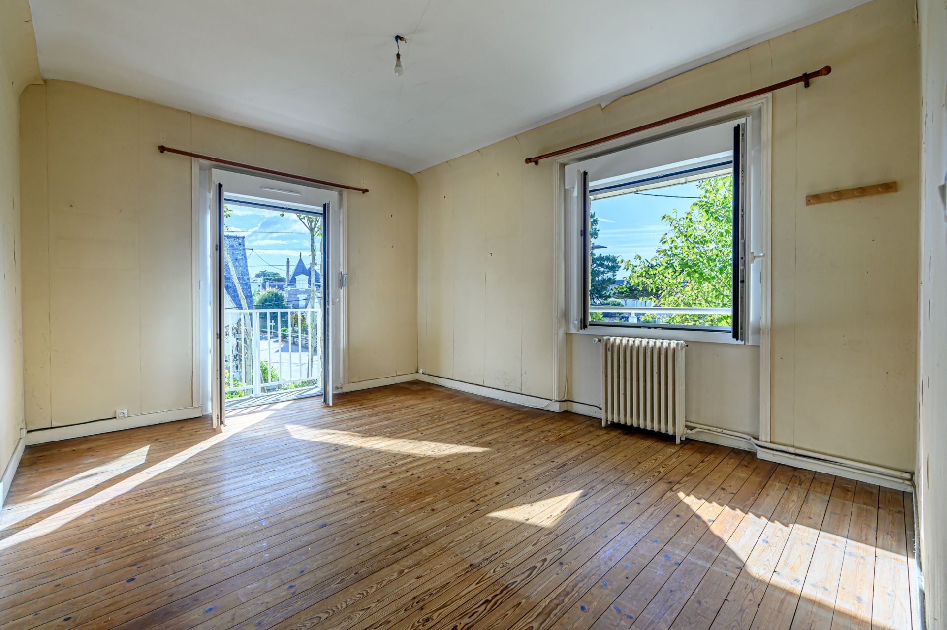 luxury house 5 Rooms for sale on LA BAULE (44500)