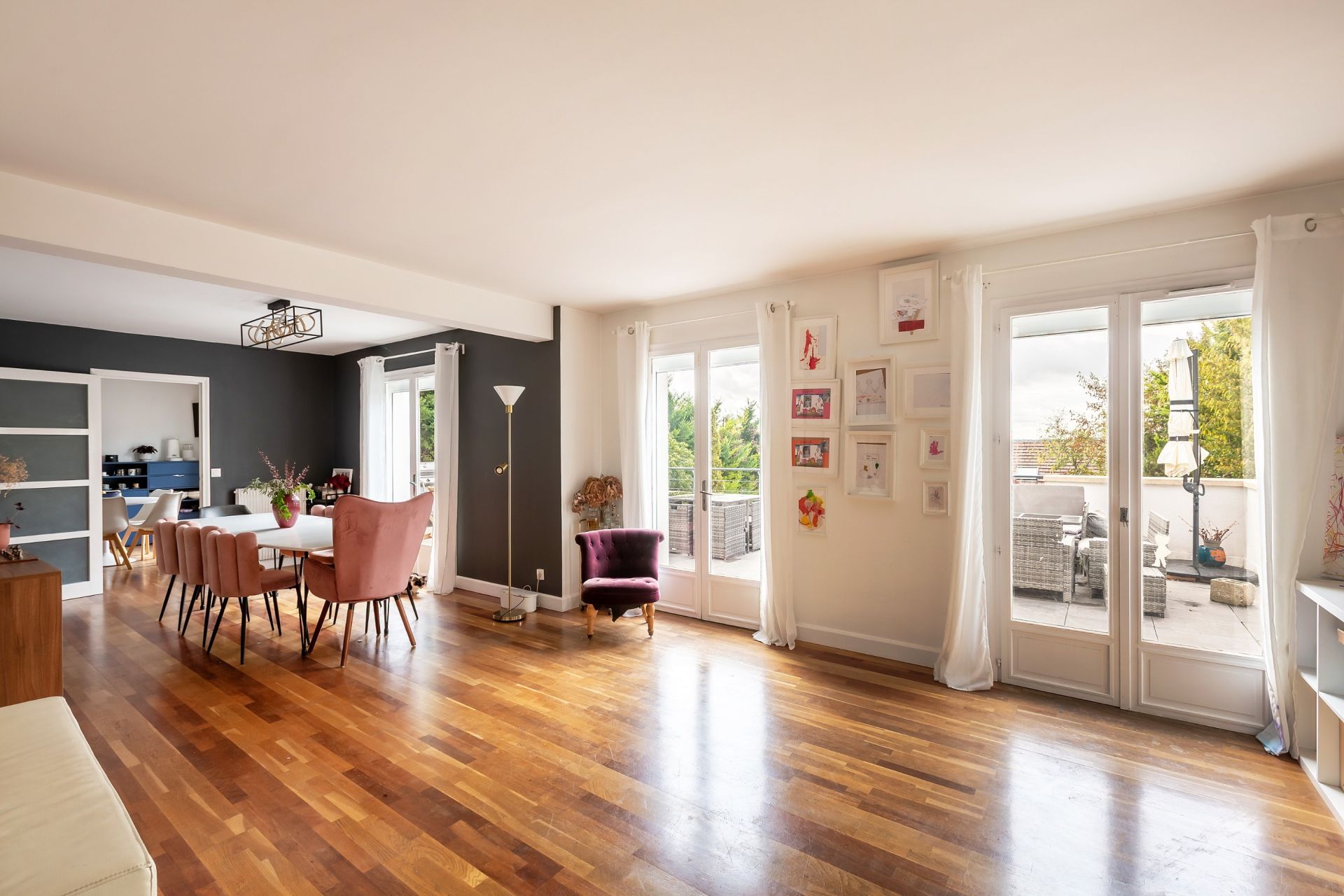 luxury house 10 Rooms for sale on TRIEL SUR SEINE (78510)