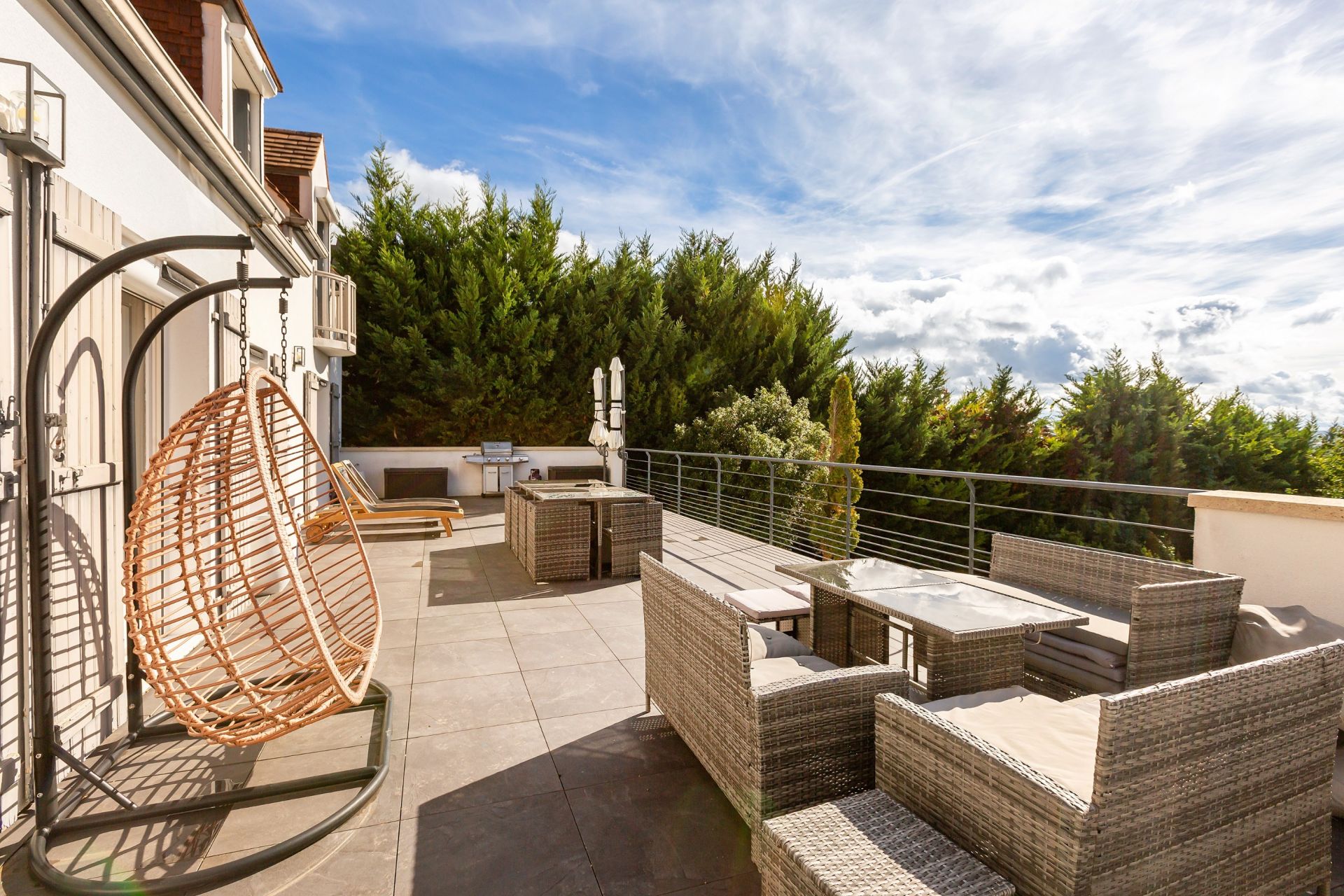 luxury house 10 Rooms for sale on TRIEL SUR SEINE (78510)