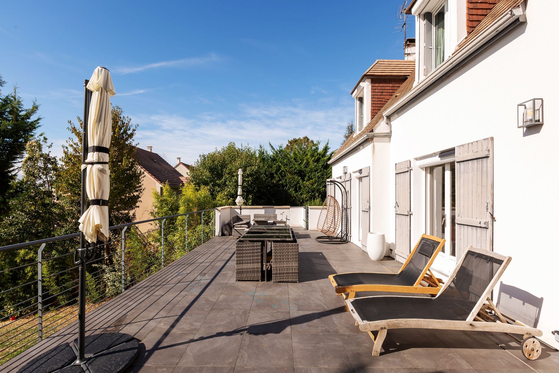 luxury house 10 Rooms for sale on TRIEL SUR SEINE (78510)